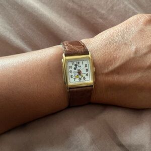 Beautiful Vintage Disney Mickey Mouse Gold Brown Lorus Square Watch